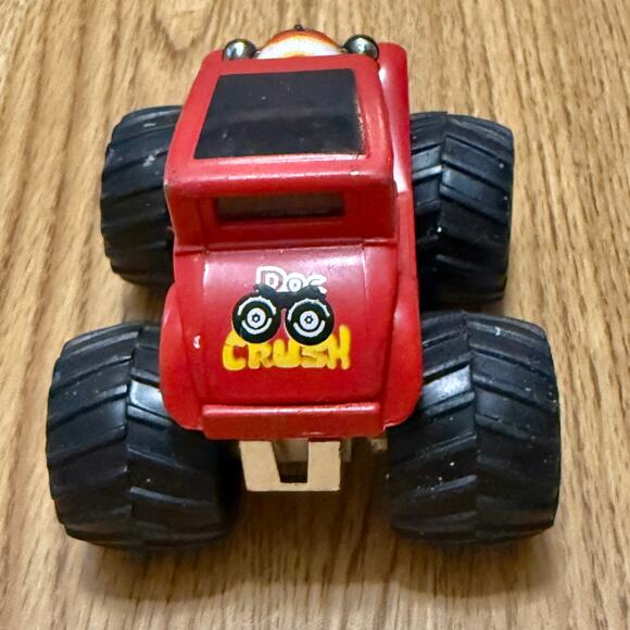 Matchbox Super Chargers DOC CRUSH Monster Truck 1986 Red
Flames - Picture 7 of 9